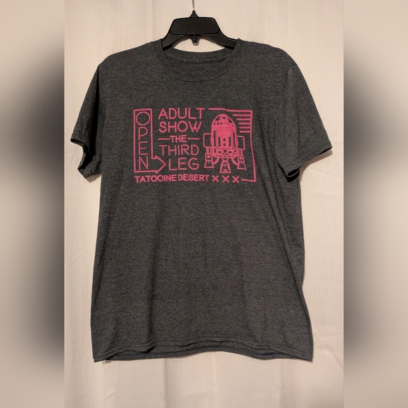 Gray T-Shirt Pink Graphic Print Open Adult Show The Third Leg Tatooine Desert M - Picture 2 of 3